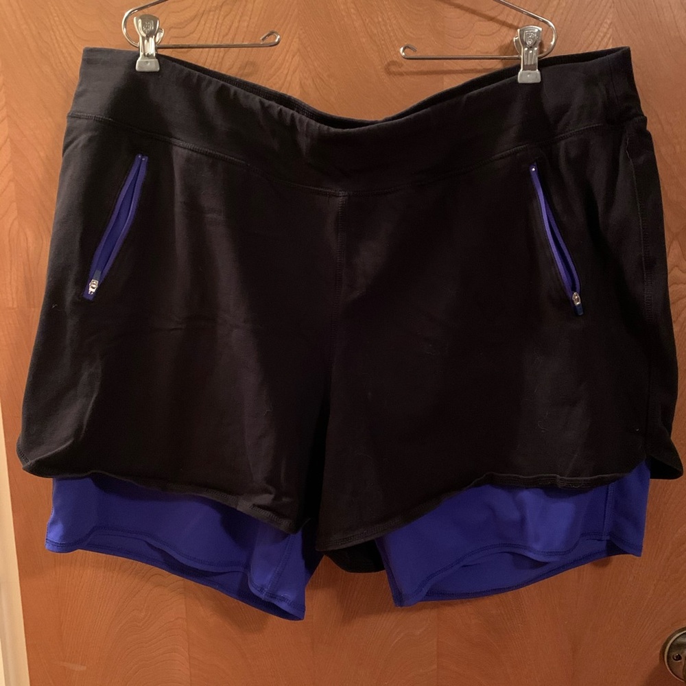 Livi Active athletic shorts